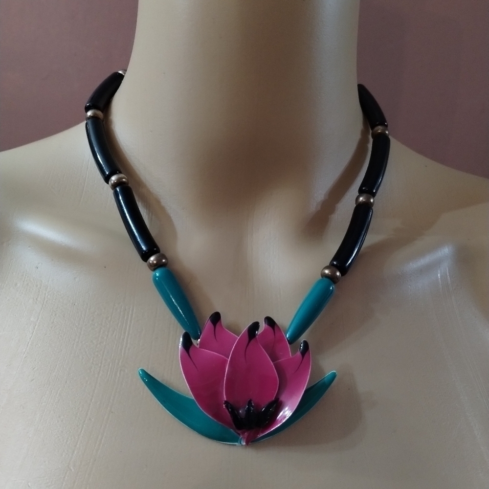 Women's Beaded lotus flower necklace